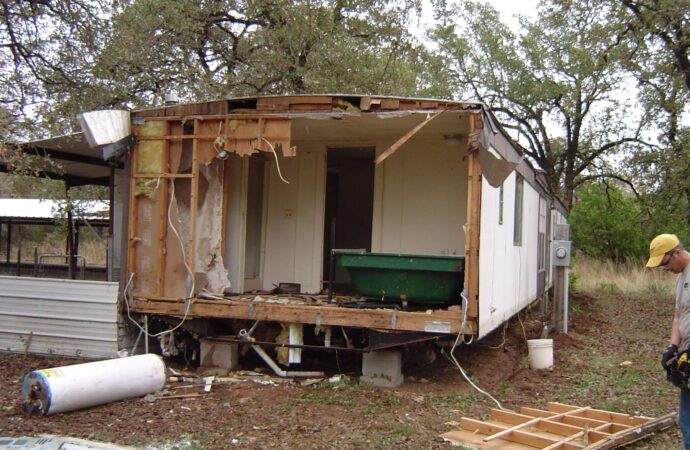 Choosing the Right Mobile Home Demolition Company Near You